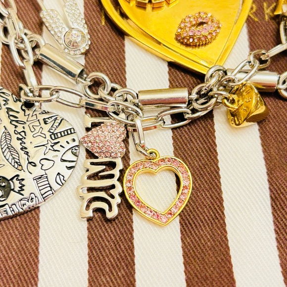 🔥NWOT🔥VERY RARE Henri Bendel Pretty Punk Statement Necklace - Picture 6 of 16